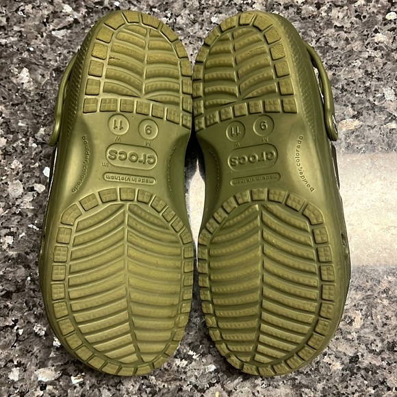 Crocs Classic Neo Puff Clogs in Army Green - Picture 13 of 13